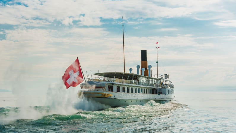 A Day by Lake Geneva: Picturesque cities & Steamboat